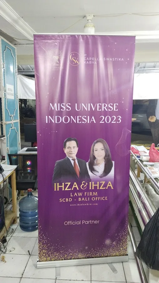 Hasil Cetak Roll Up Banner Display Promosi Profesional